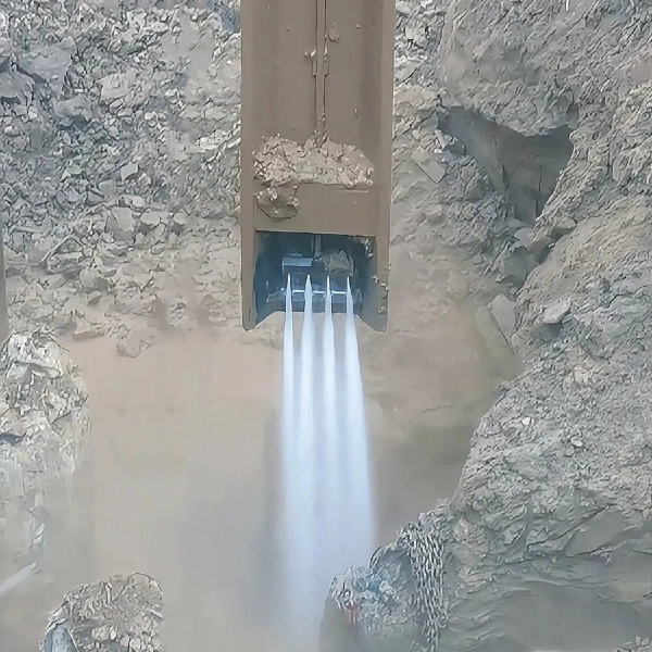 高壓水刀引孔打樁機在建筑工程中的應用優勢